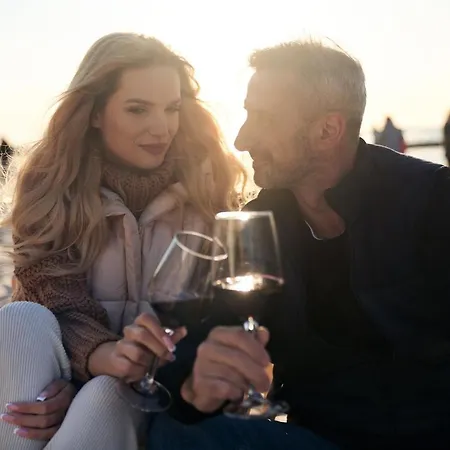 Rezort Factory Wellness & *